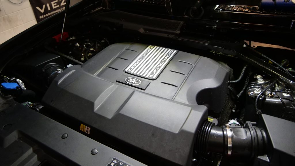 Land Rover Defender 5 Litre Engine