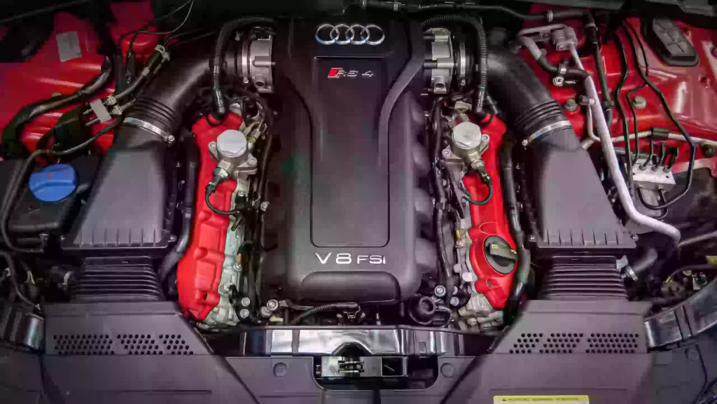 Audi RS4 Engine