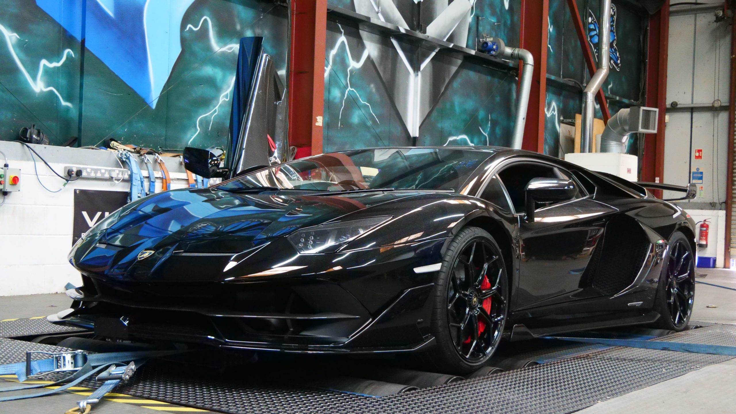 Lamborghini Aventador SVJ on a dyno at VIEZU