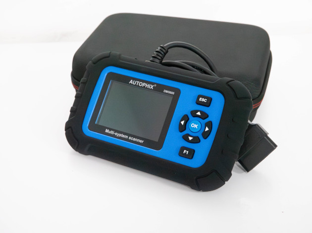 Autophix DM5600 with case from the front
